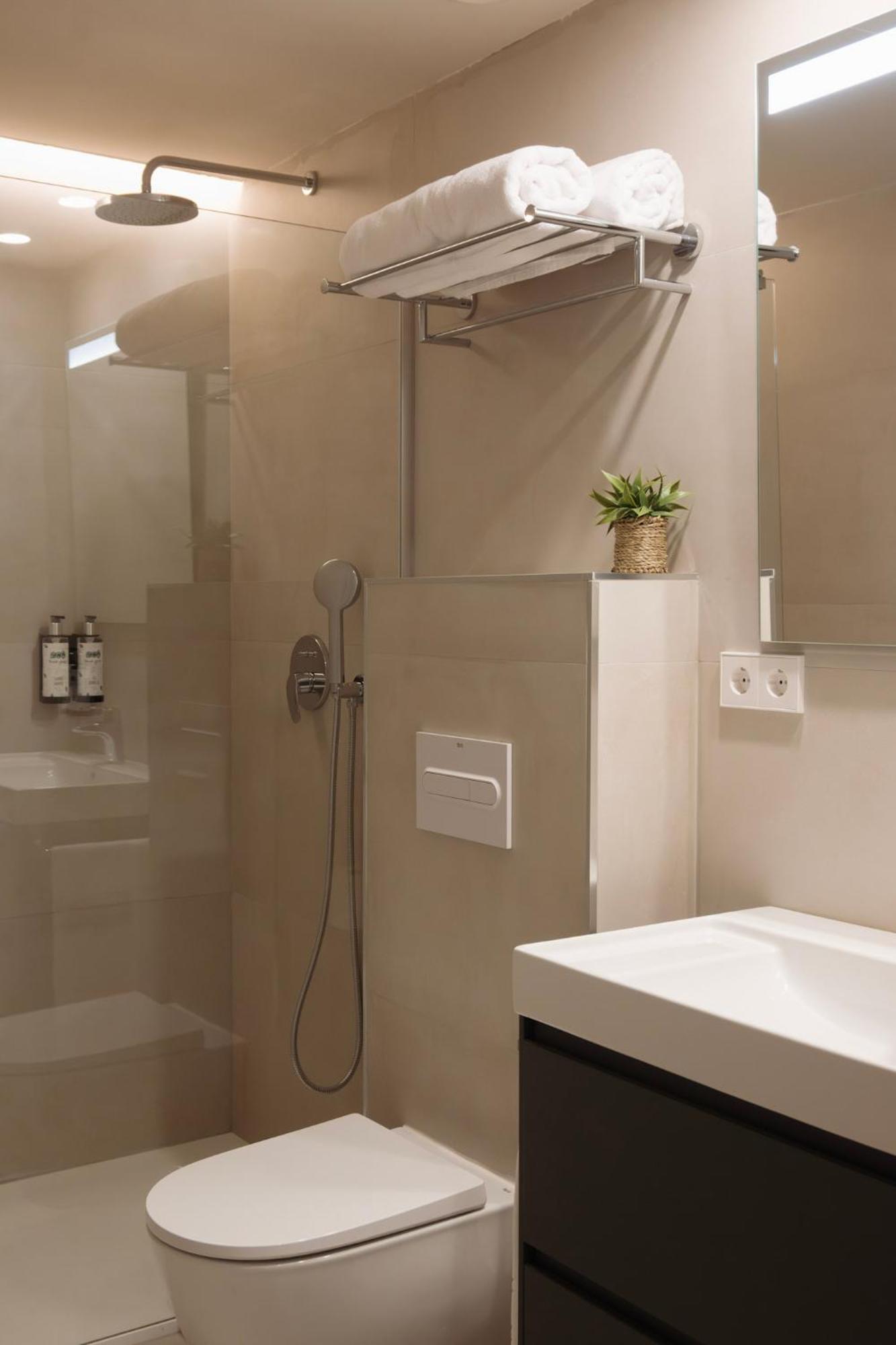 Apartamentos Joaquin Costa Сантандер Экстерьер фото