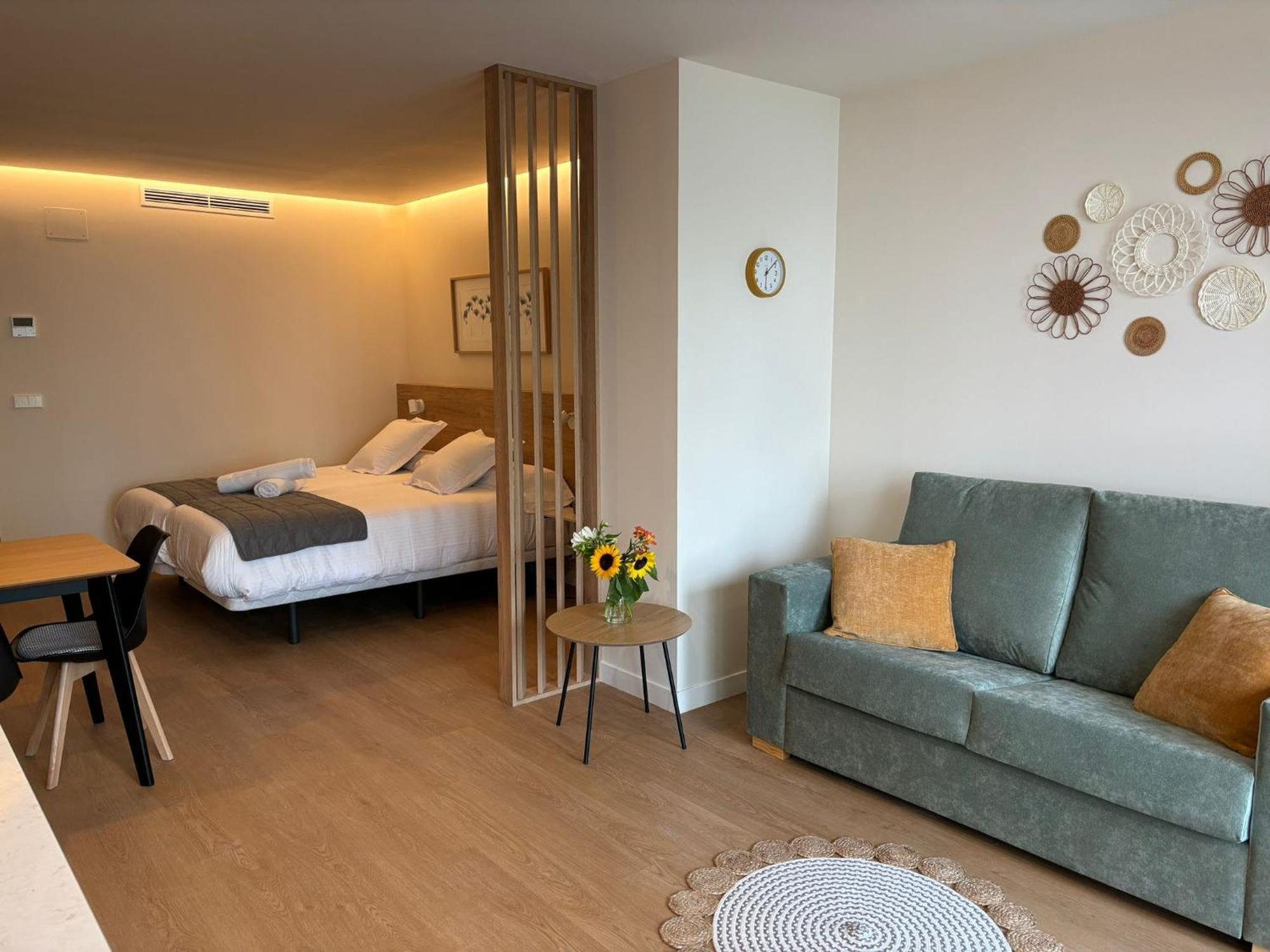 Apartamentos Joaquin Costa Сантандер Экстерьер фото